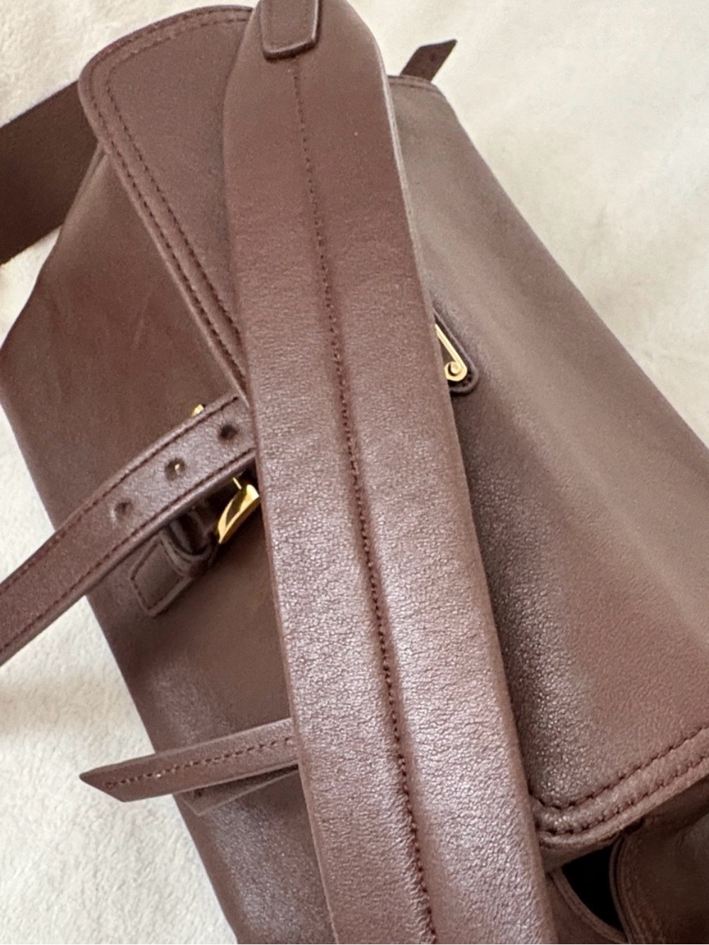 Explore Brown Leather Shoulder Bag - Timeless Women's Tote